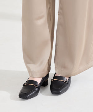 【WEB先行予約/2月下旬発売予定】メタリックラインビットヒールローファー/62101