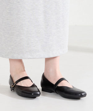 【WEB先行予約/2月上旬発売予定】ワンストラップ甲深パンプス/62113