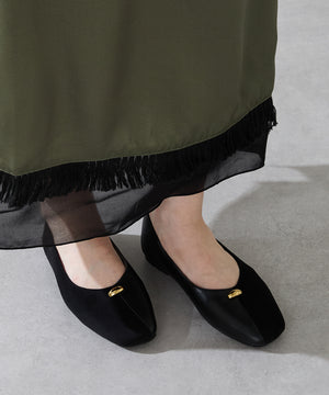 【WEB先行予約/8月下旬発売予定】メタル異素材コンビパンプス/62305