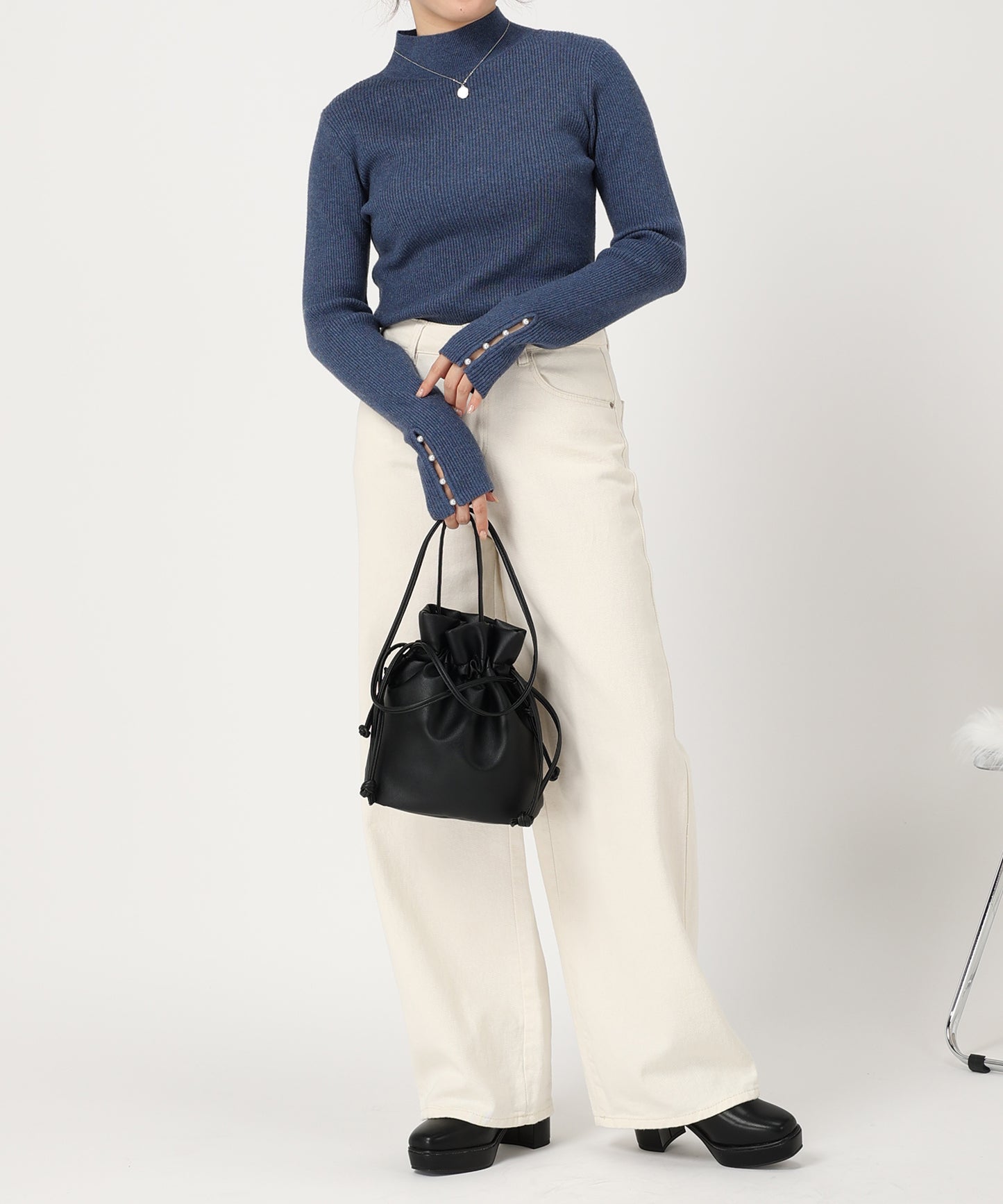 パール釦デザインハイネックニット/AC3428