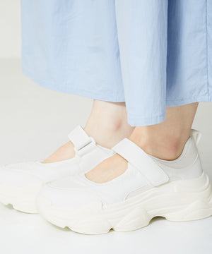 【WEB限定】厚底ベルトスニーカー/OT3737