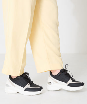 ヒールアップメタリックパーツスニーカー/OT3761