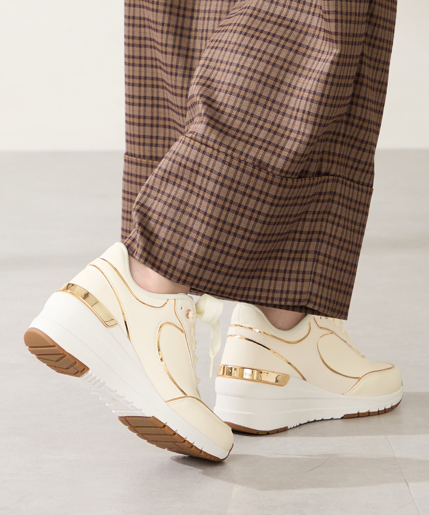 ヒールアップ2wayシューレーススニーカー/OT3775