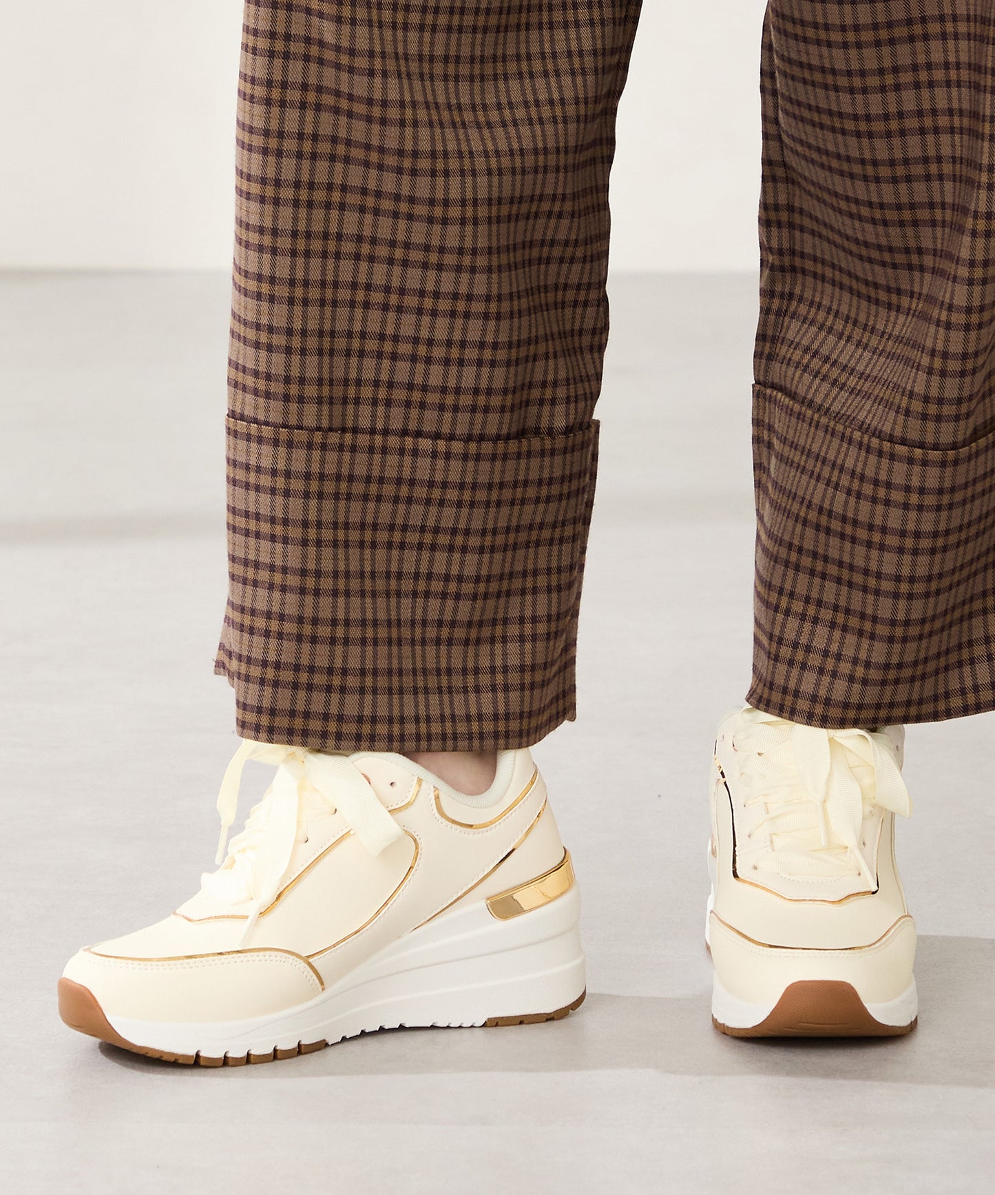 ヒールアップ2wayシューレーススニーカー/OT3775