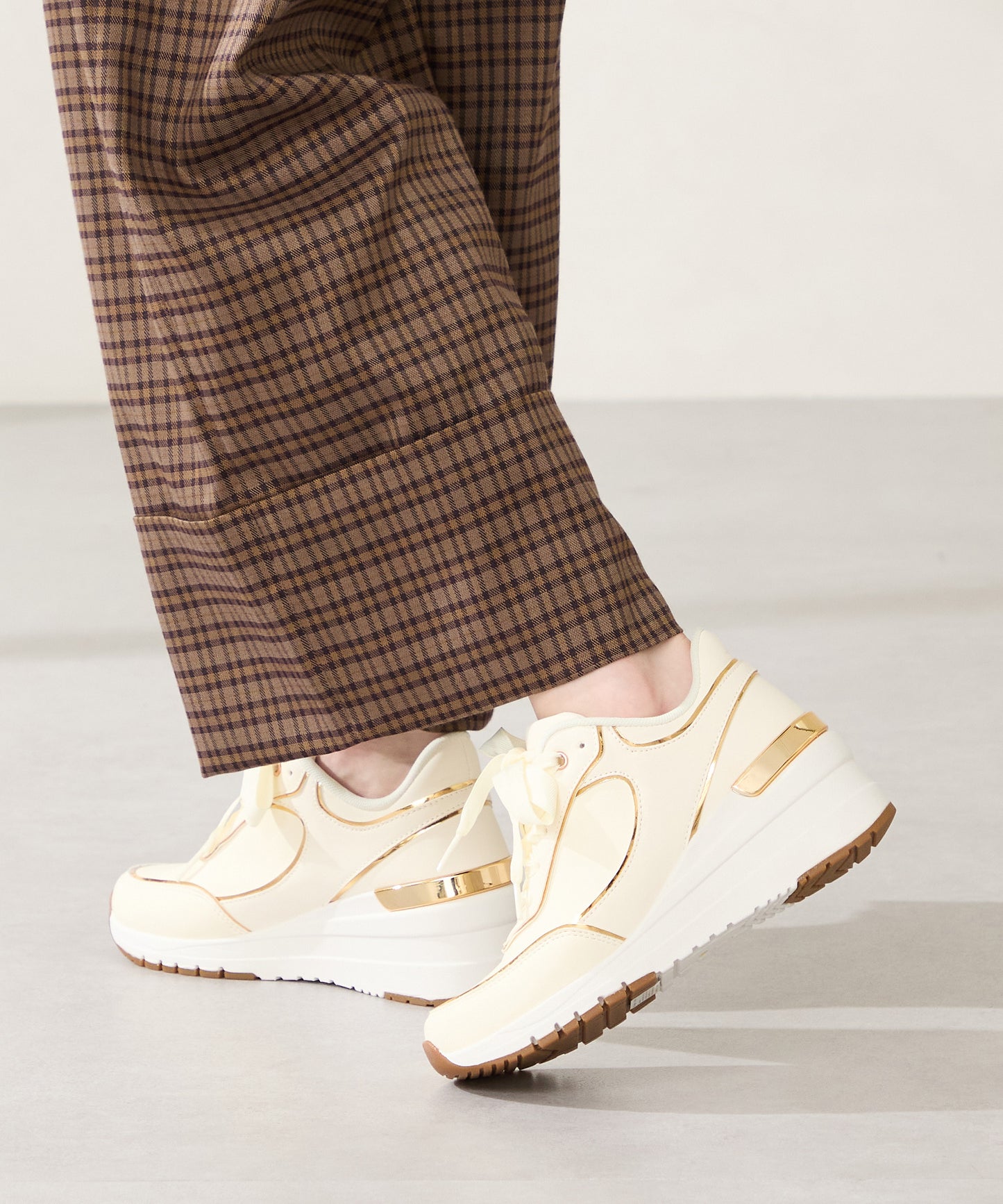 ヒールアップ2wayシューレーススニーカー/OT3775