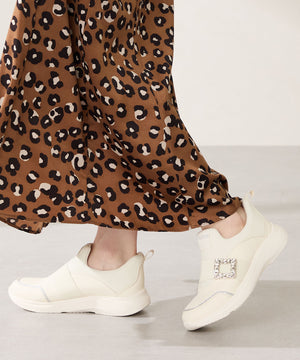 【瞬間フィット/ハンズフリー】ビジューバックルスニーカー/OT3777