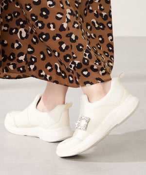 【瞬間フィット/ハンズフリー】ビジューバックルスニーカー/OT3777