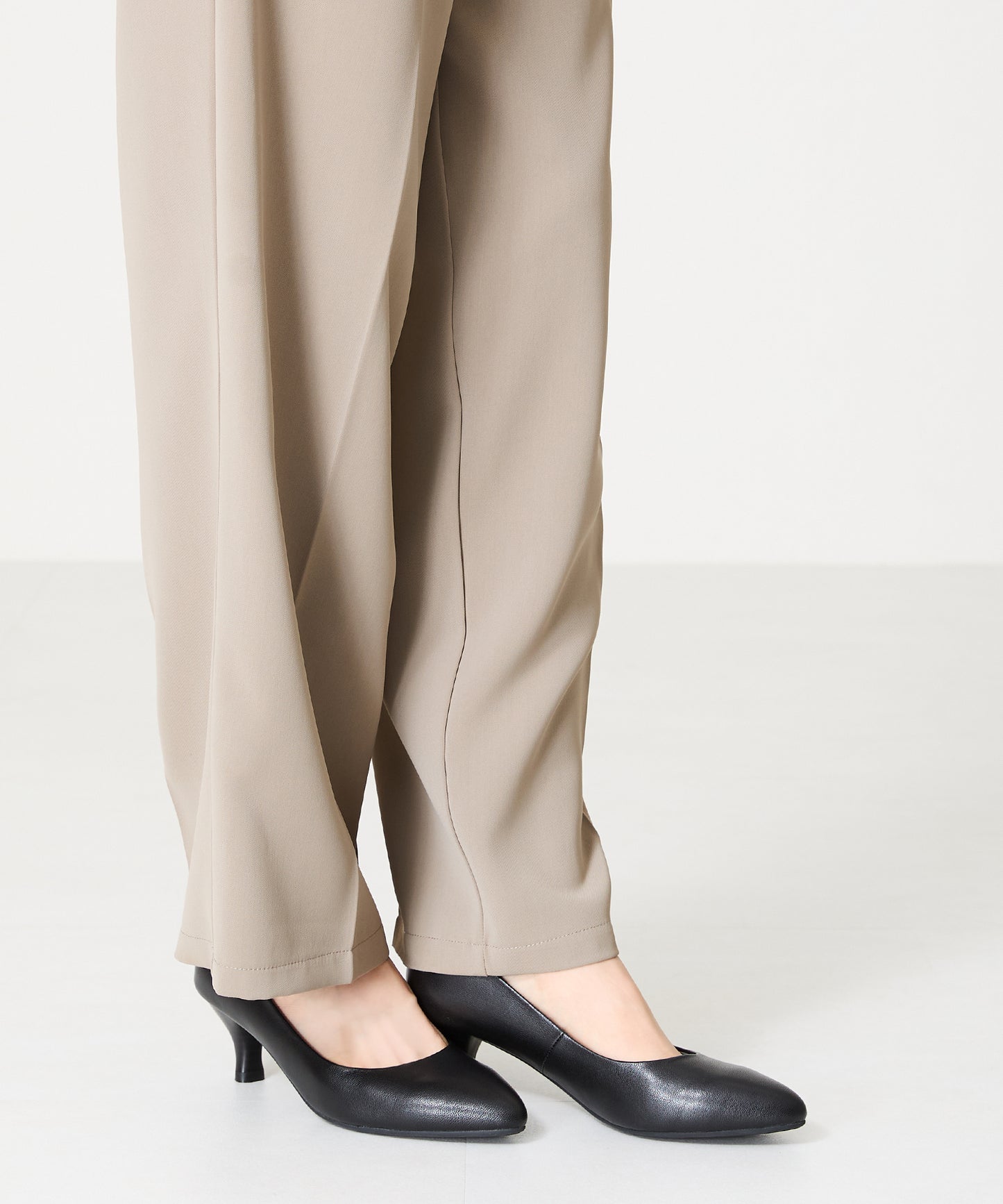 【跳べるパンプス/本革使用】ミドルヒールプレーンパンプス/R-6007