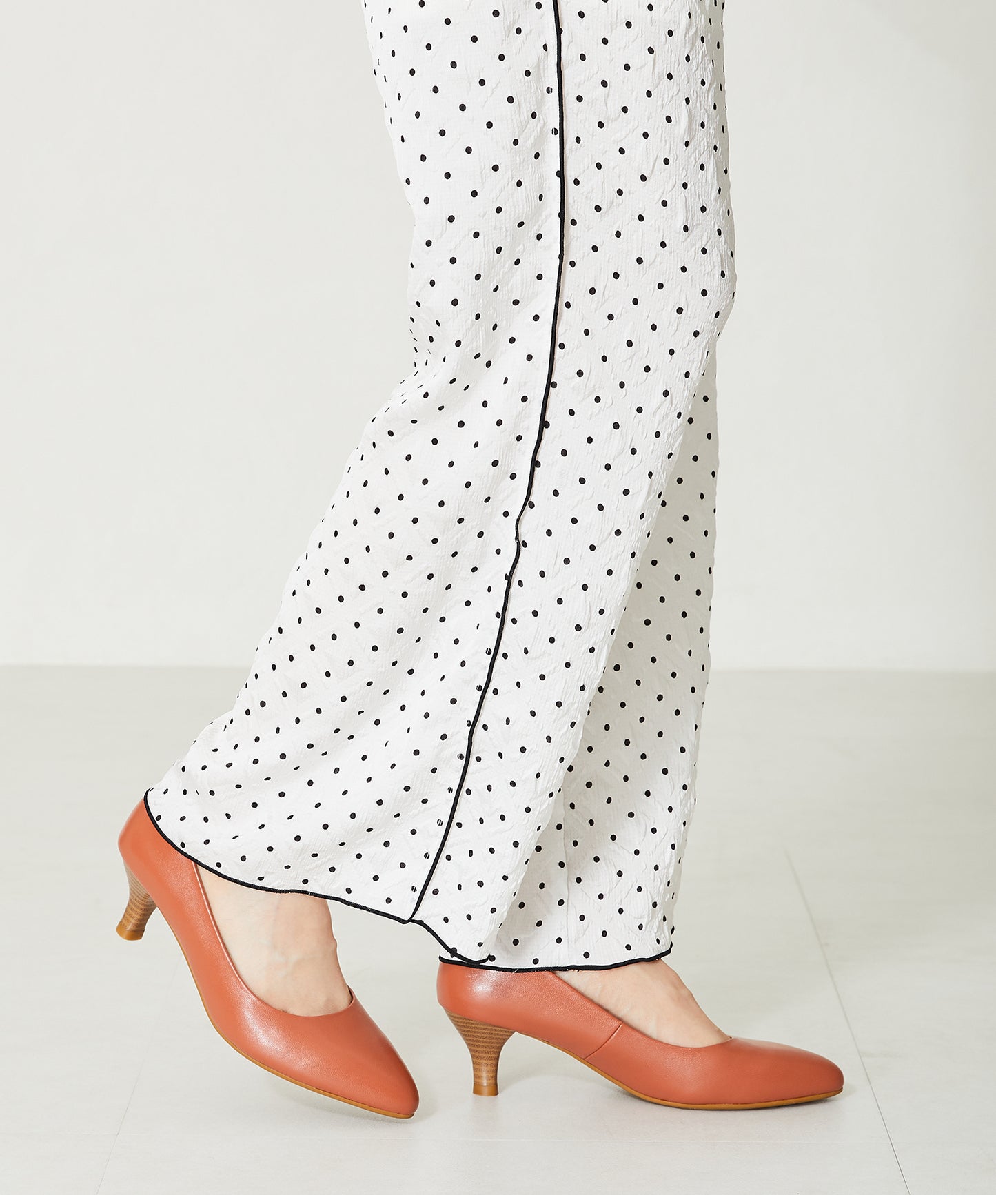 【跳べるパンプス/本革使用】ミドルヒールプレーンパンプス/R-6007