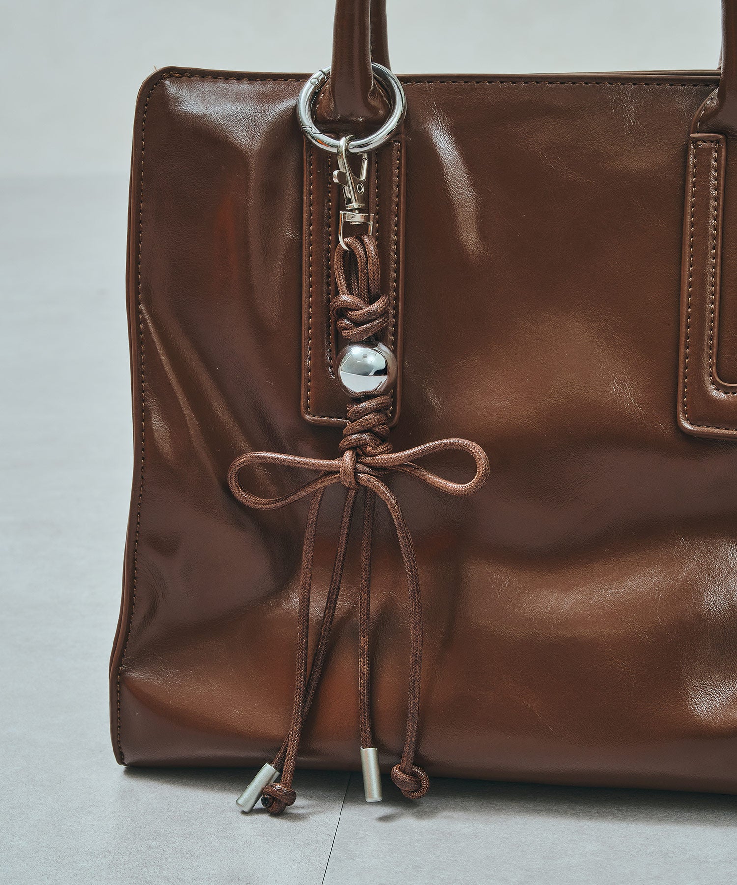 本物保証　MCM 　柄物　ブラウンレザー　ショルダー付　ボストンバッグ　２６ チャーム付きボストンバッグ/BA-268 – ORIENTALTRAFFIC