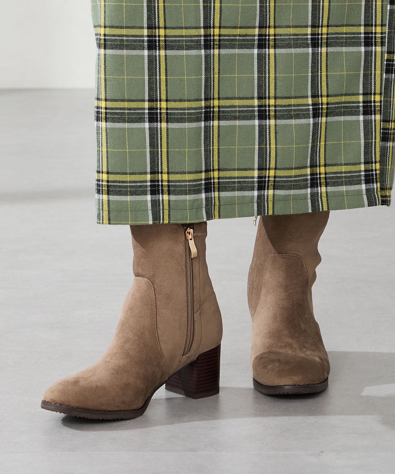 CHANEL ジップアップミドルブーツ 36 CHANEL ジップアップミドルブーツ 36