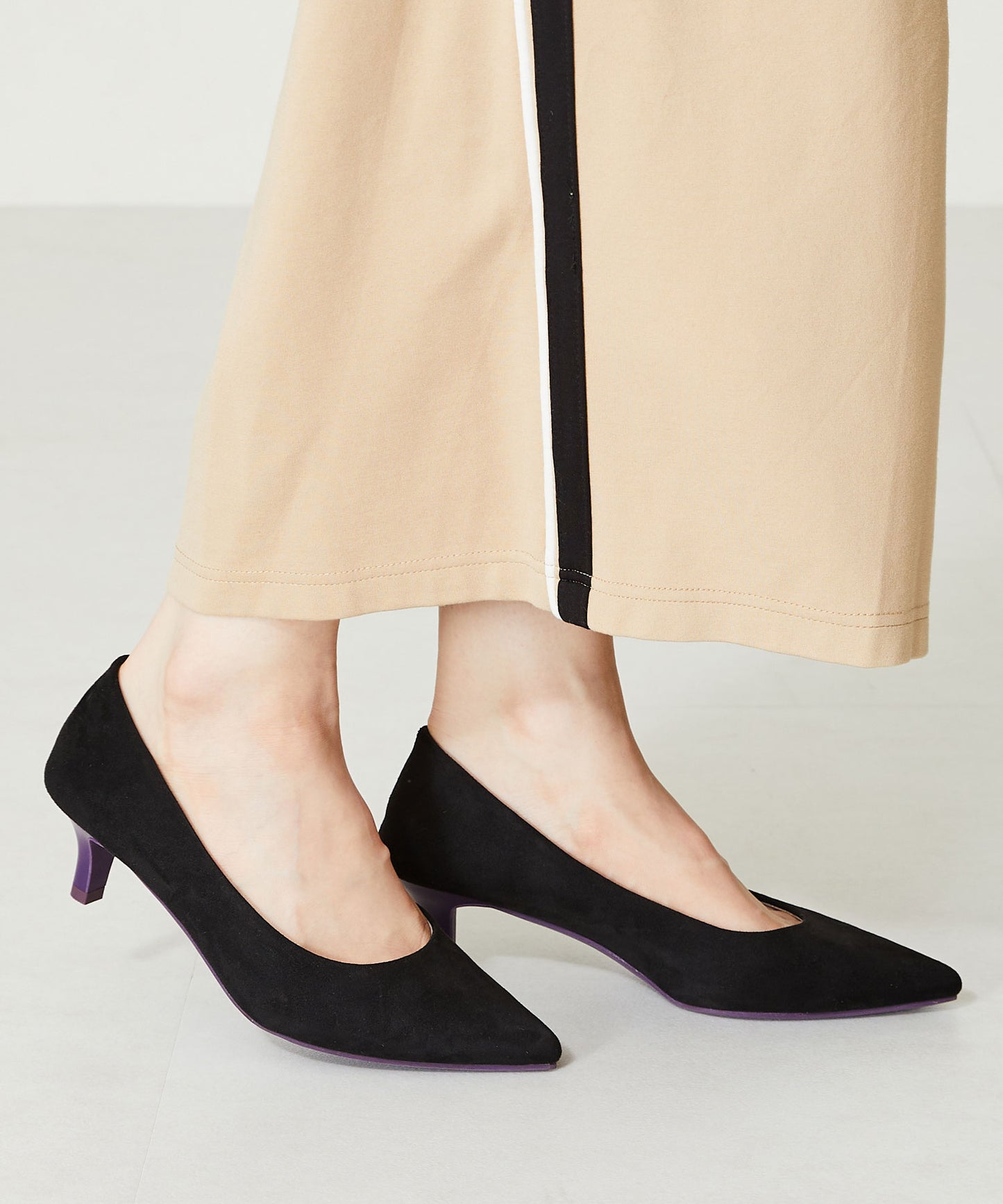 カラーソールポインテッドトゥパンプス/42103