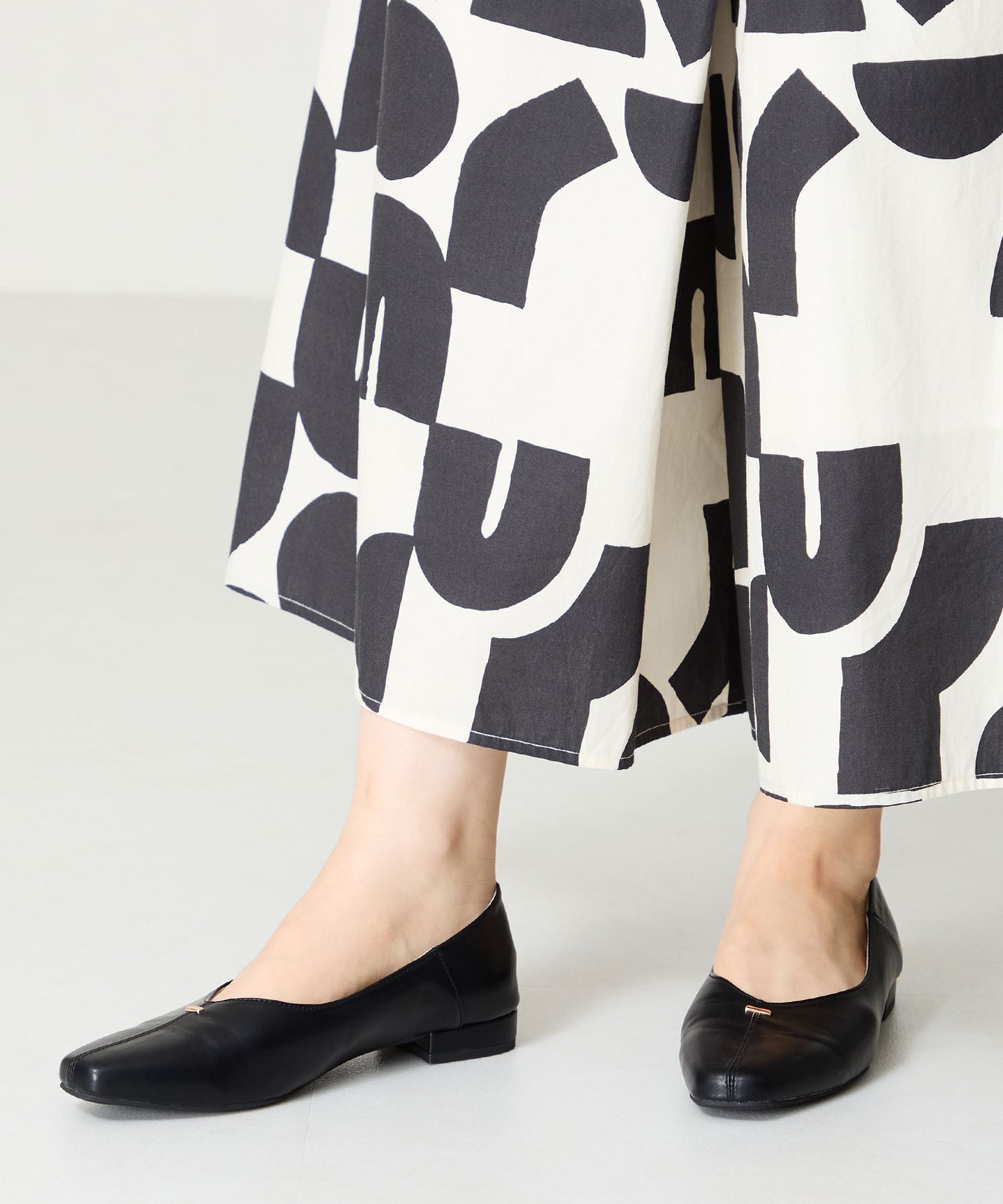 ゴールドパーツVカットバブーシュ/51112