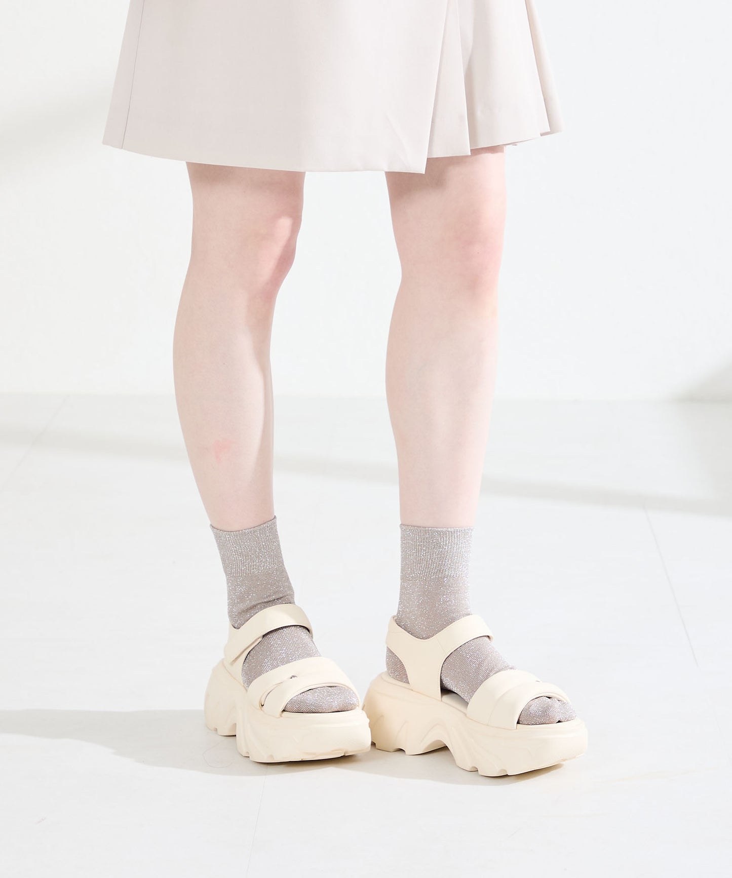 【新色追加】カットデザインパデット厚底サンダル/51206