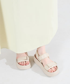 【Fit meサンダル/新色追加】メタルパーツ厚底サンダル/51226