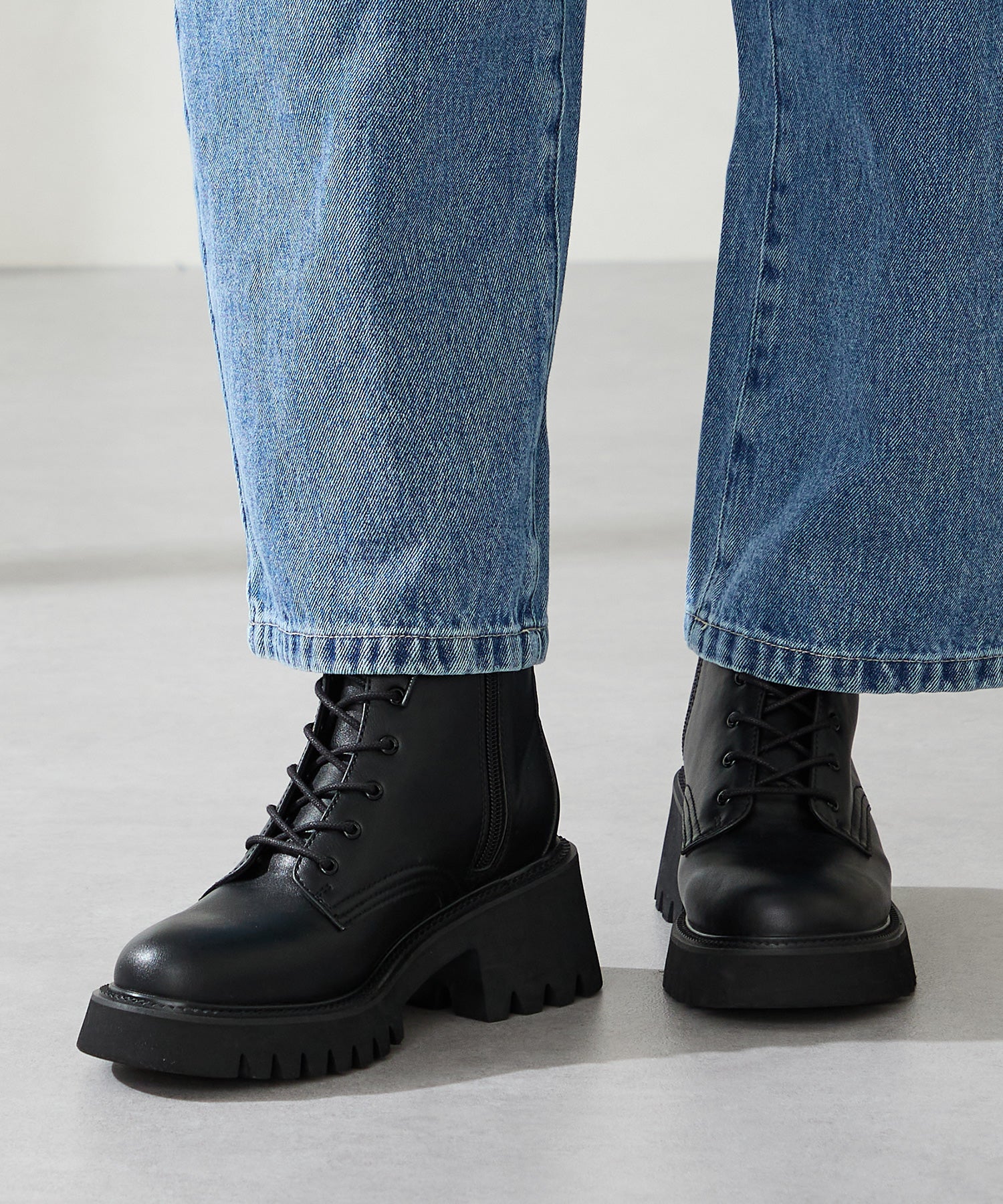 カタログ掲載アイテム】バックルベルトミドルレースアップブーツ/51403