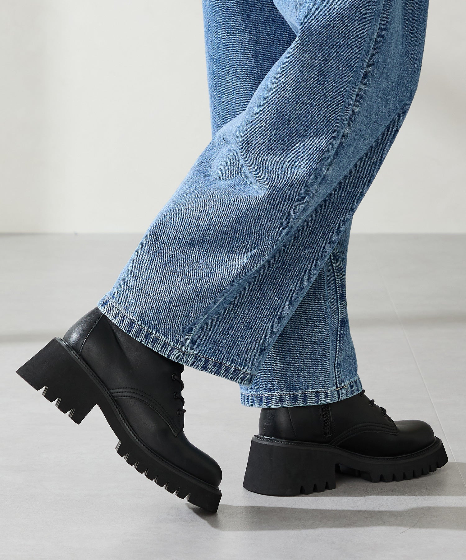 カタログ掲載アイテム】バックルベルトミドルレースアップブーツ/51403