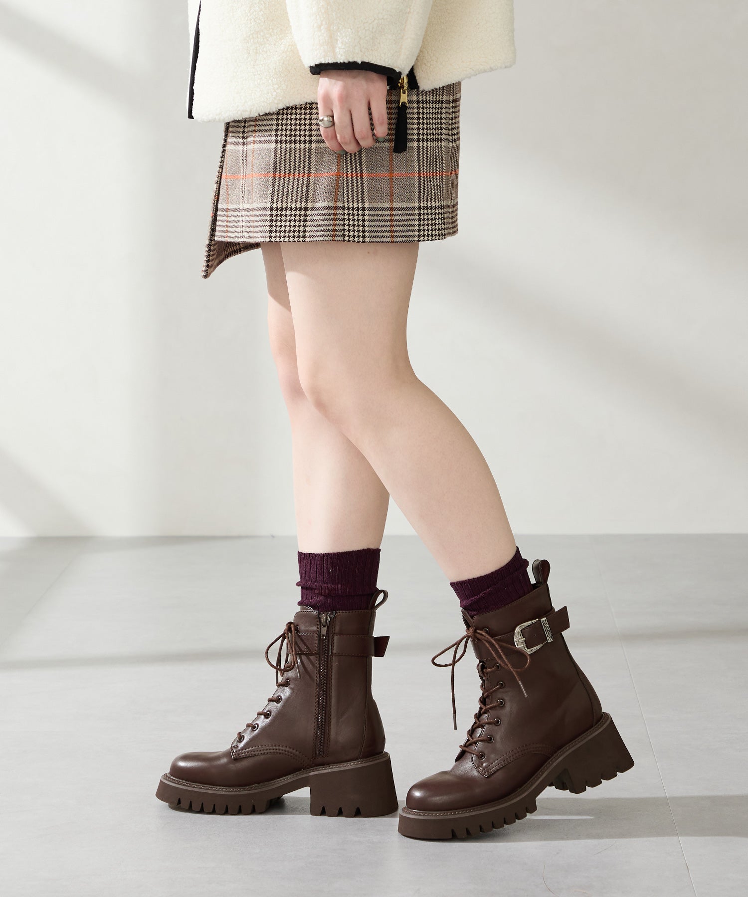 カタログ掲載アイテム】バックルベルトミドルレースアップブーツ/51403