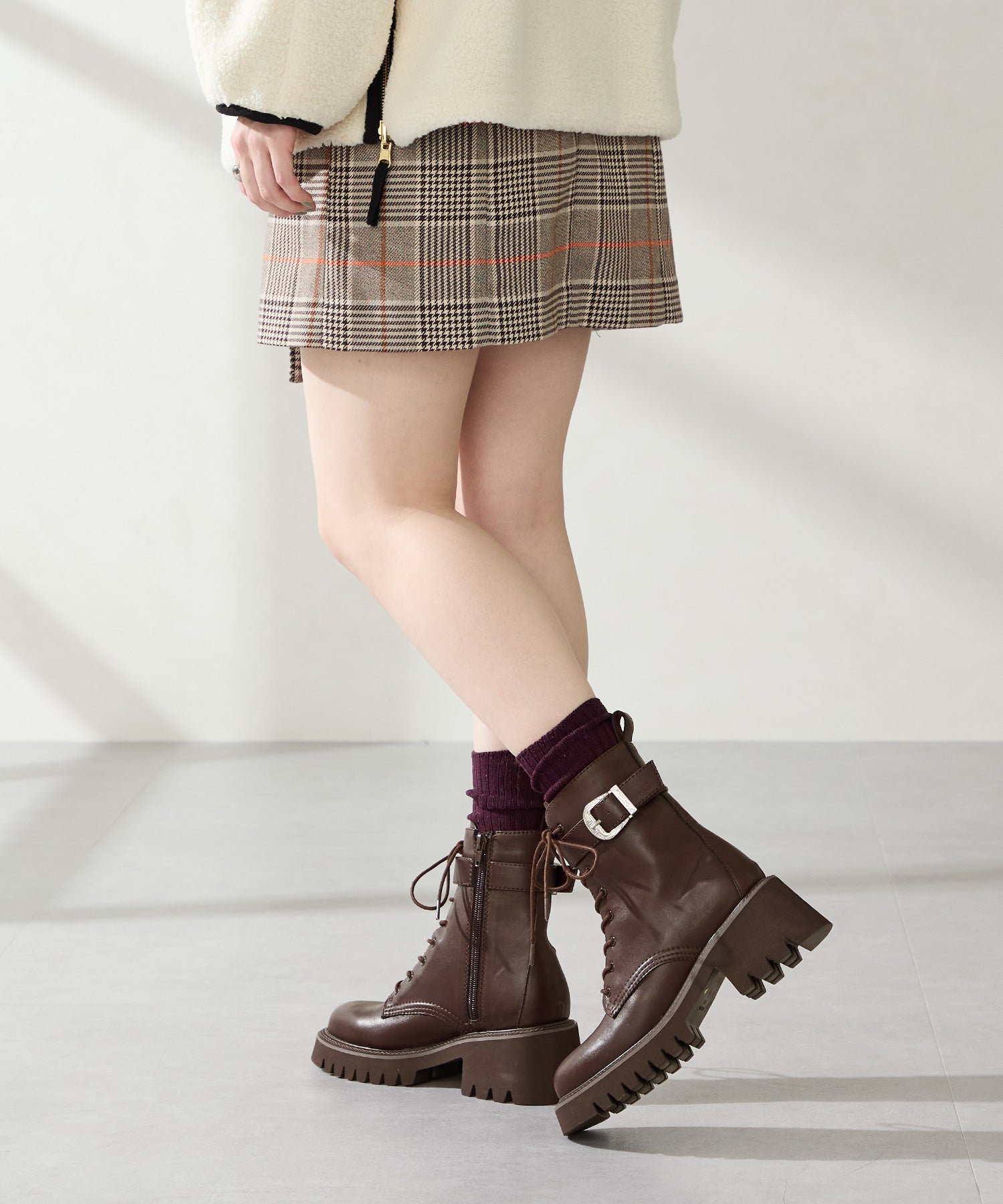 カタログ掲載アイテム】バックルベルトミドルレースアップブーツ/51403