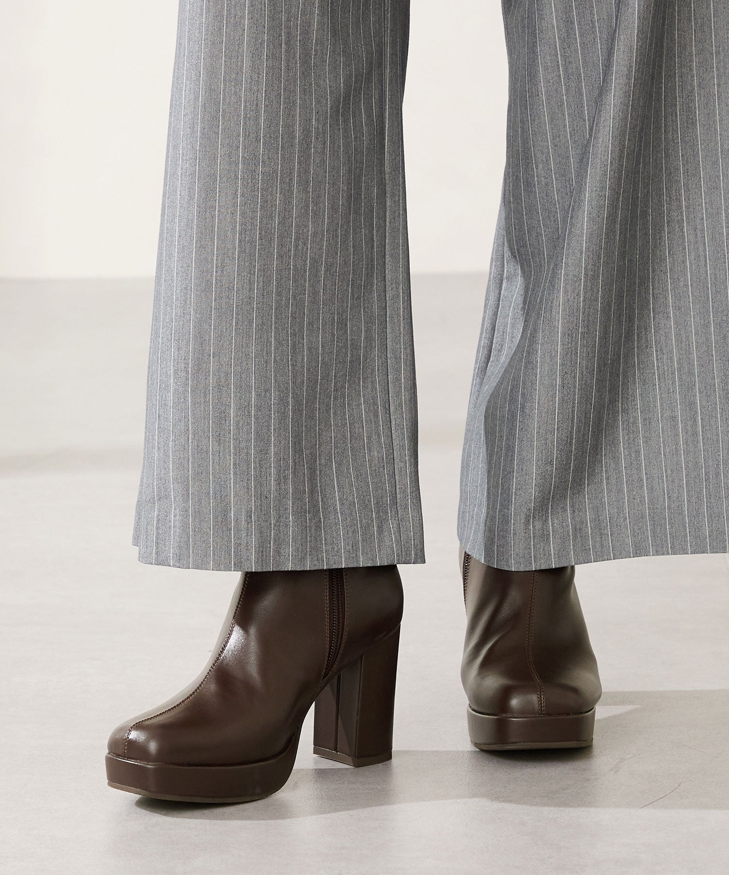 カタログ掲載アイテム】プラットフォームヒールショートブーツ/51410