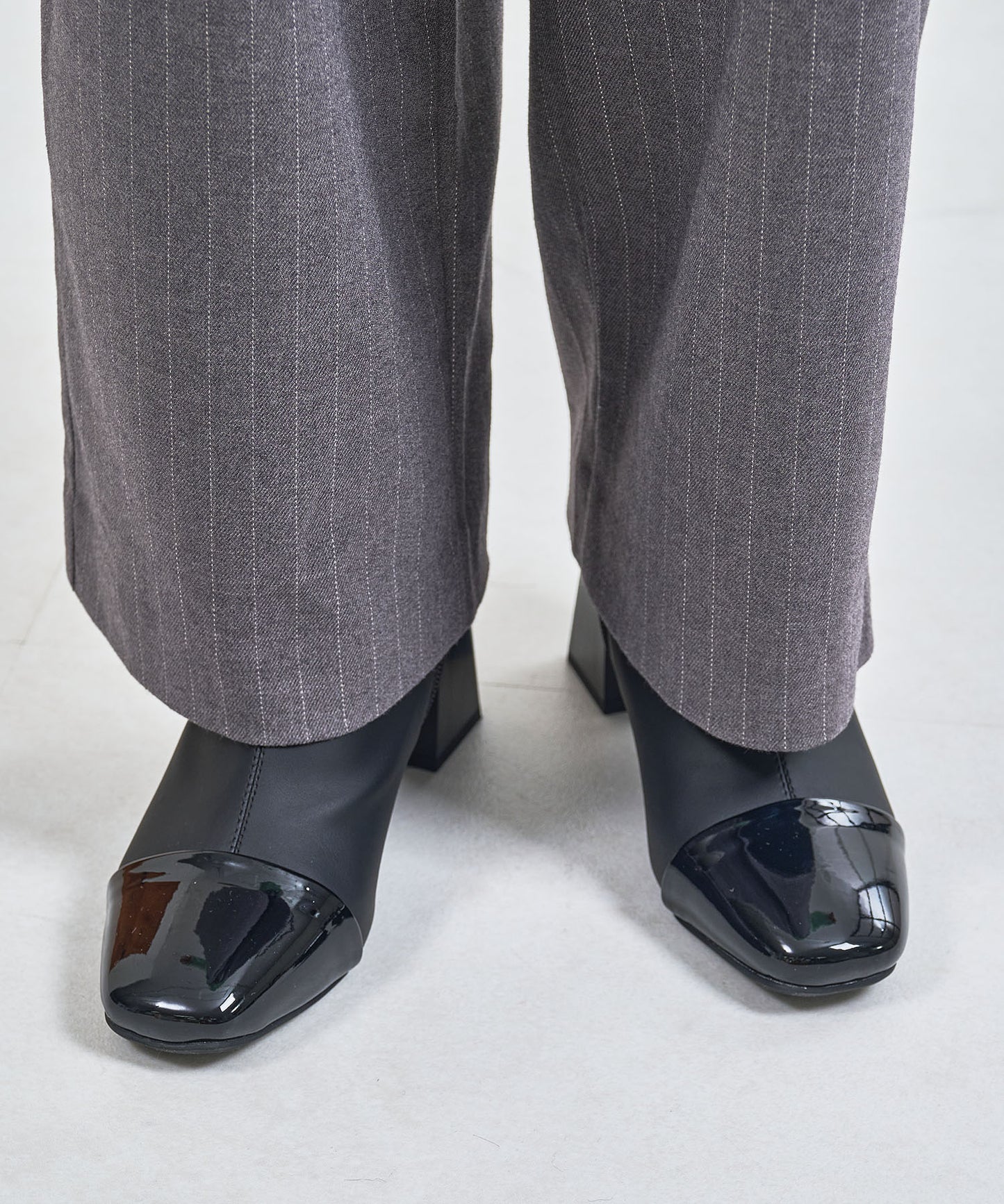 【WEB先行予約/1月上旬発売予定】つま先切替デザインショートブーツ/51427