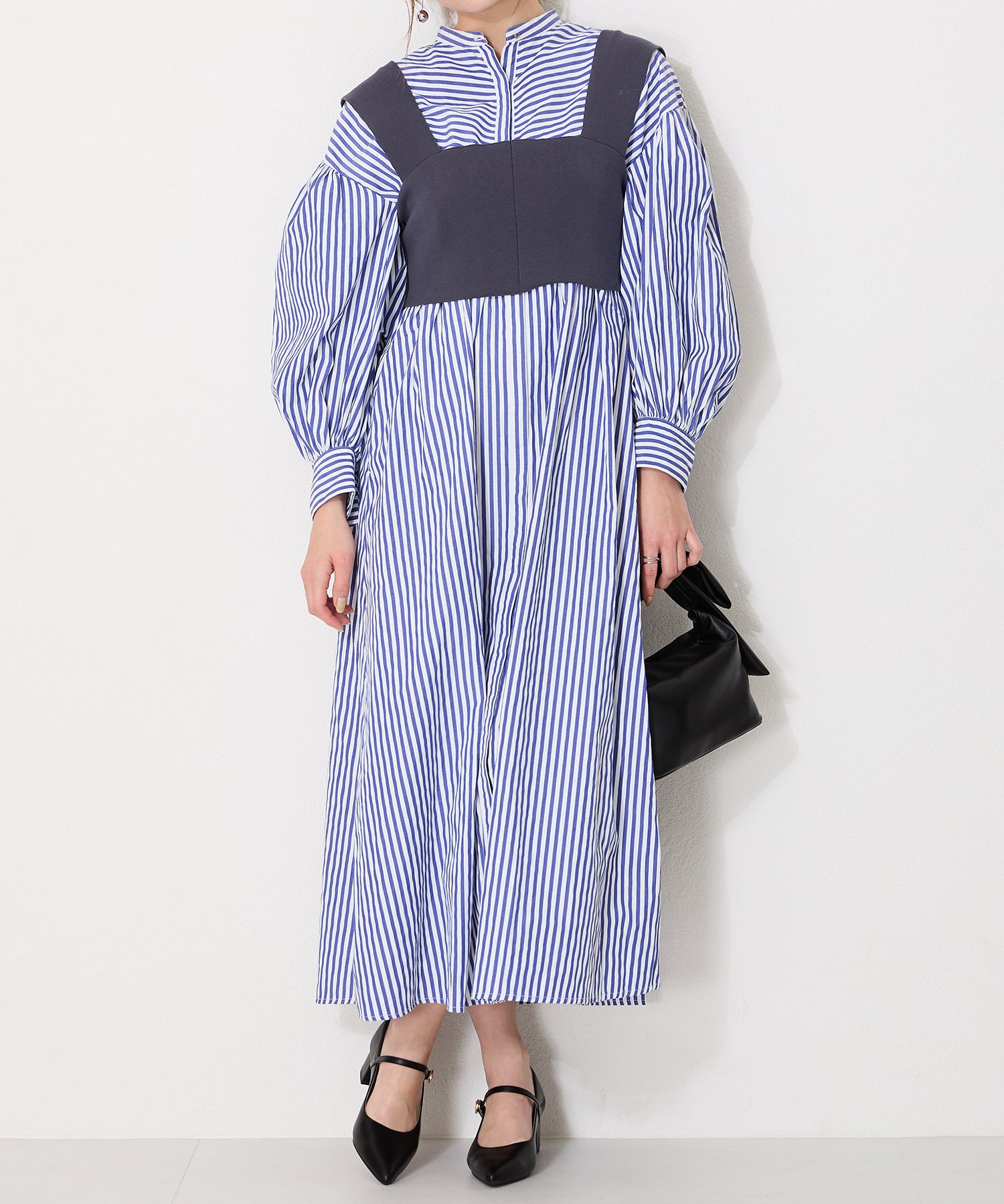 カタログ掲載アイテム】ポインテッドトゥストラップパンプス/52103