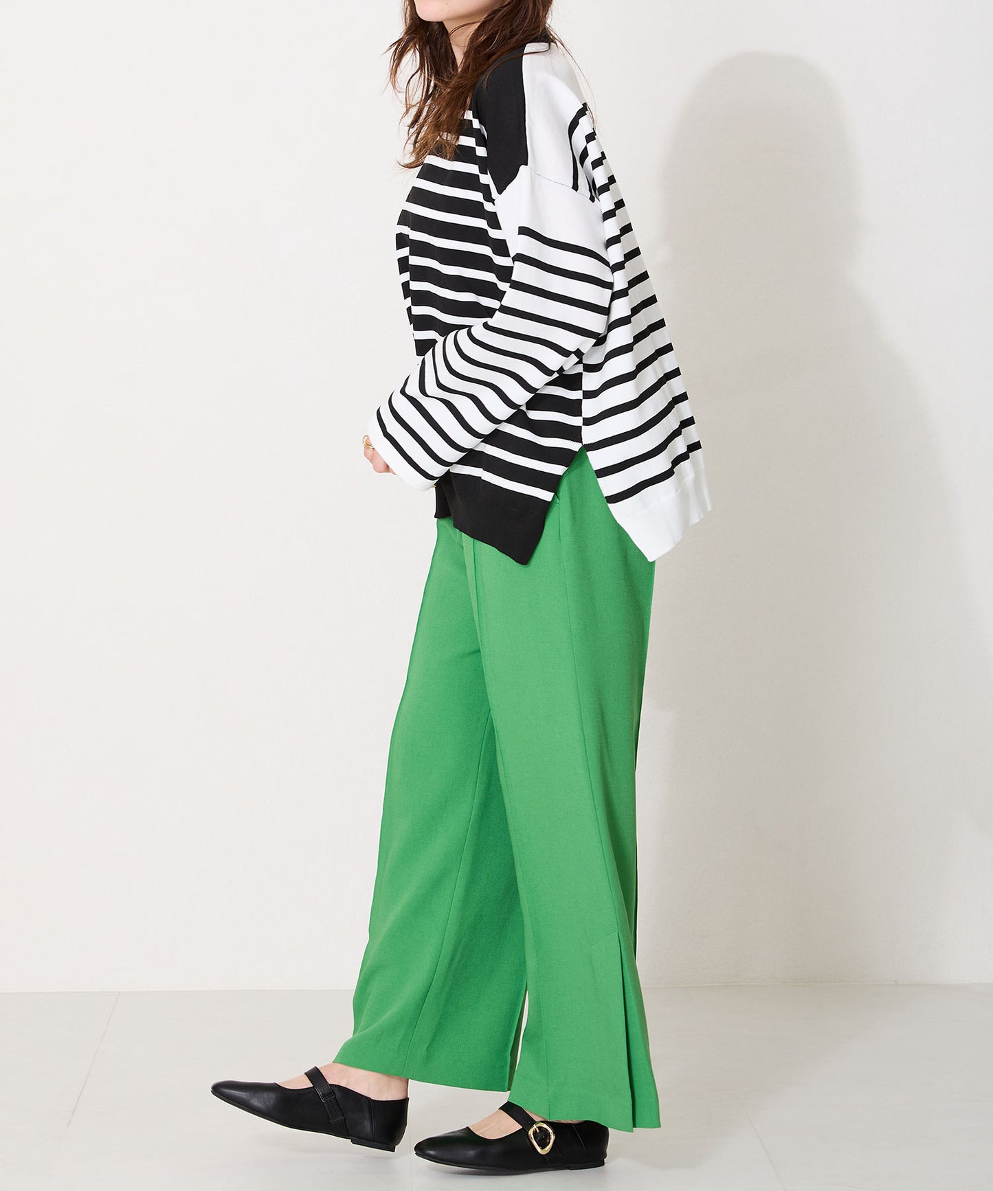 柔らかストラップフラットパンプス/52104