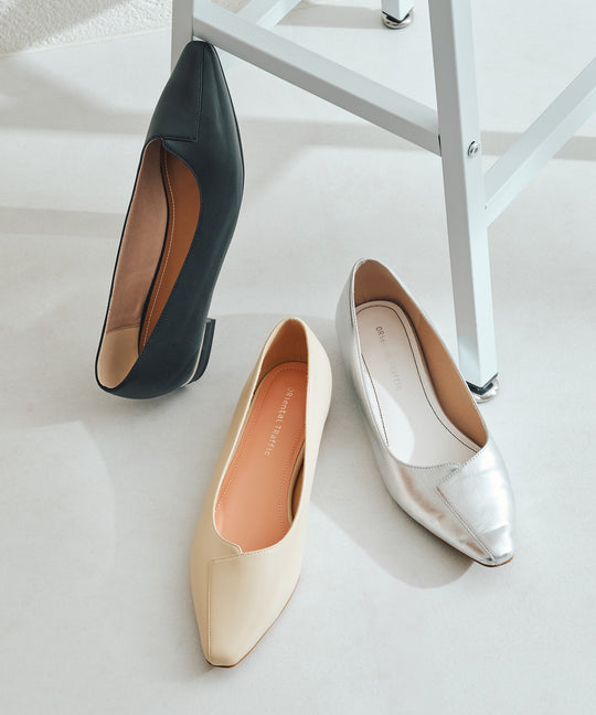 【WEB限定】アシンメトリーデザインフラットパンプス/55102