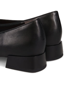 【WEB先行予約/11月中旬発売予定】ラインメタルパーツポインテッドトゥパンプス/55304