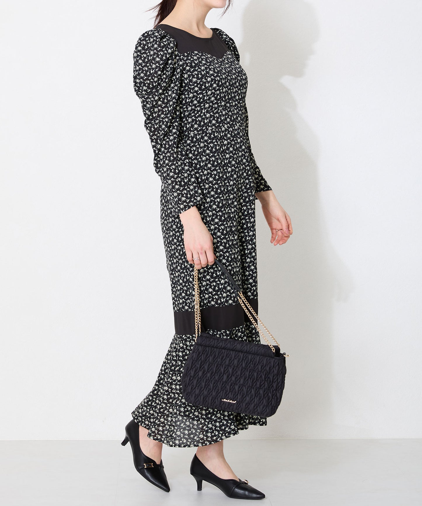 【WEB限定】ベルトデザインスリットヒールパンプス/56104