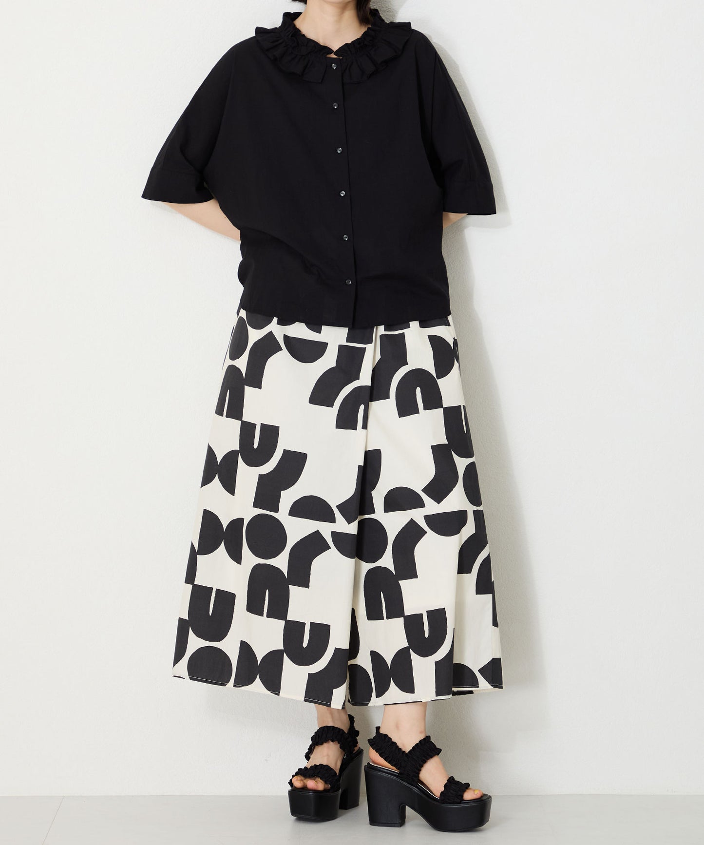 【WEB限定】フリルベルトプラットフォームサンダル/56221