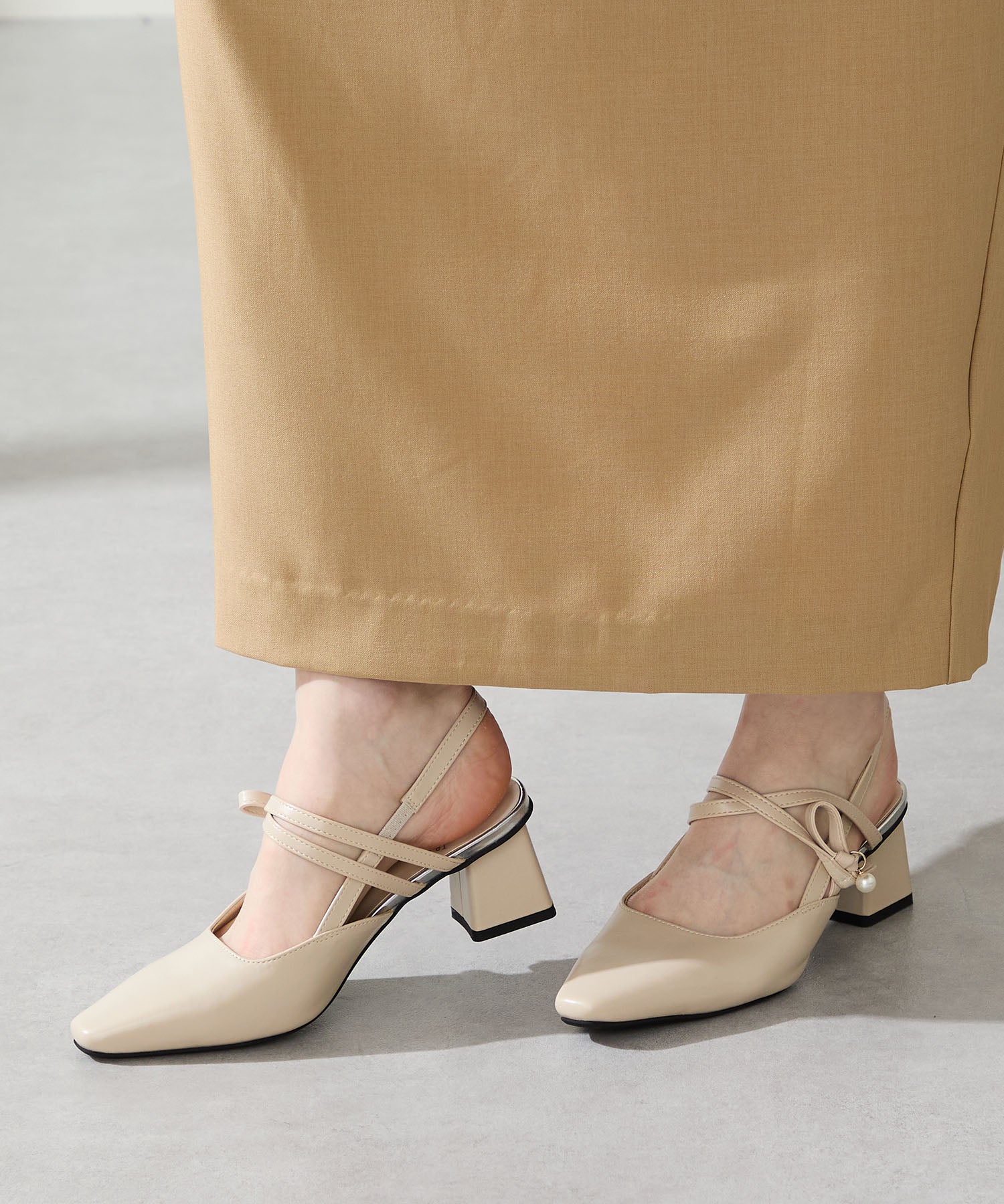 パールチャーム付きバックストラップパンプス/56316 – ORIENTALTRAFFIC