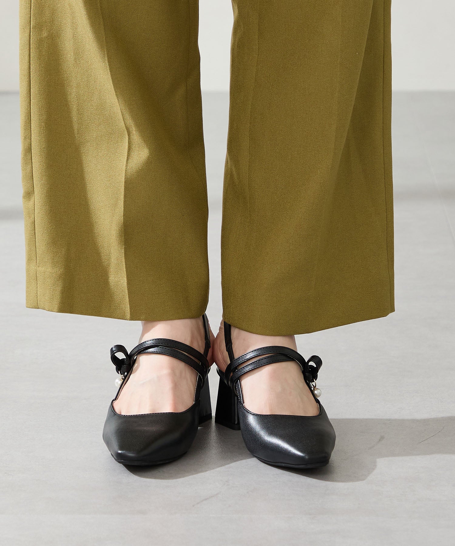 パールチャーム付きバックストラップパンプス/56316 – ORIENTALTRAFFIC