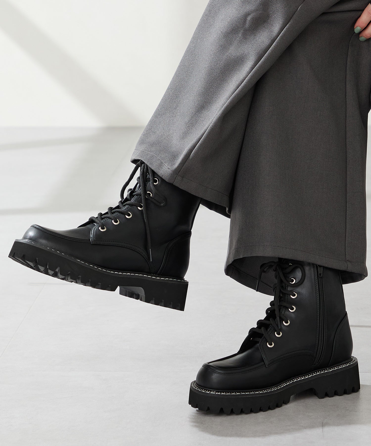 ラインストーンパーツレースアップブーツ/56401 – ORIENTALTRAFFIC