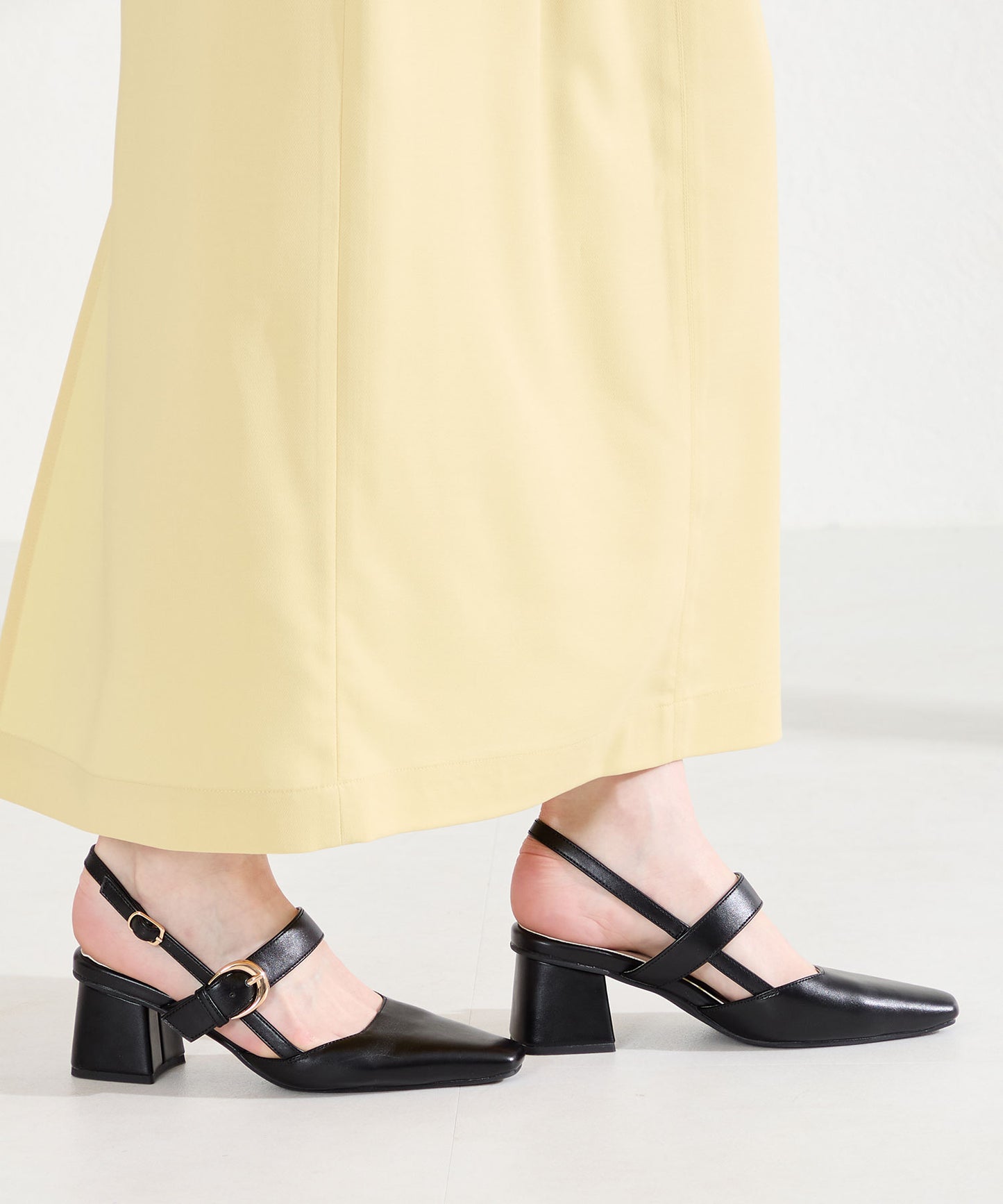 バックストラップパンプス/61101