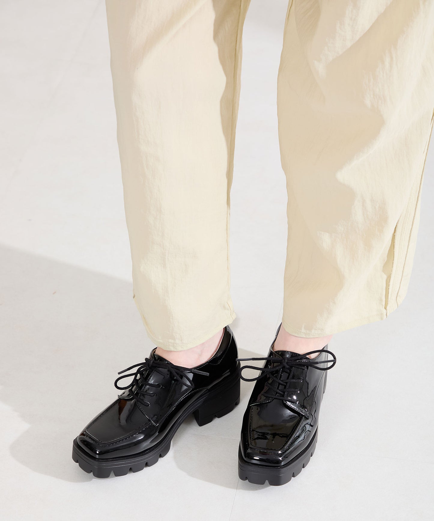 【WEB先行予約/2月下旬発売予定】ボリュームソールレースアップシューズ/61105