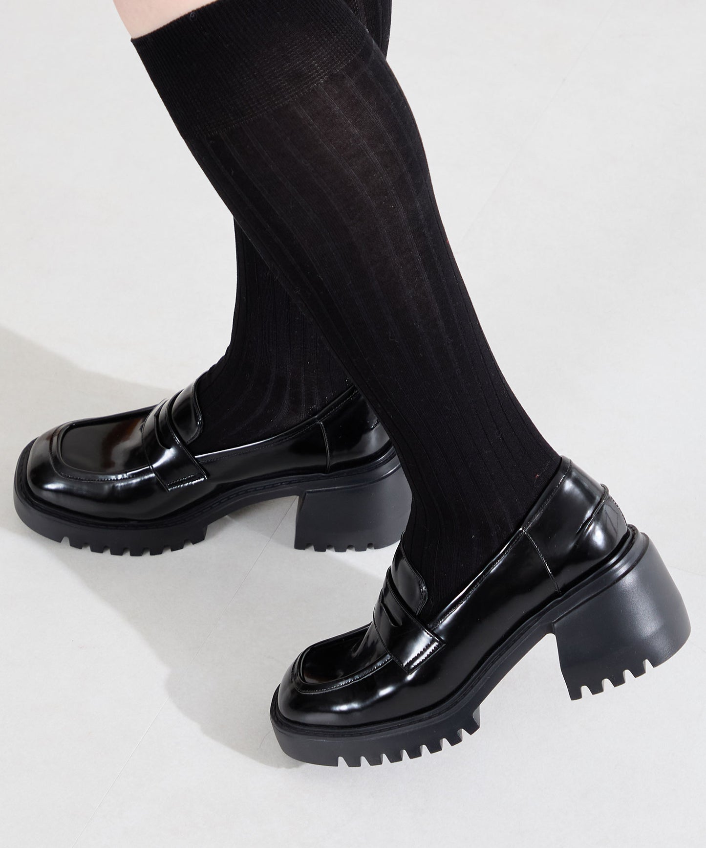 【WEB先行予約/2月中旬発売予定】厚底ヒールローファー/61106