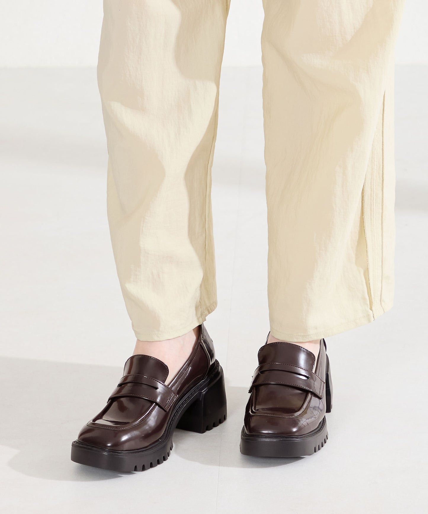 【WEB先行予約/2月中旬発売予定】厚底ヒールローファー/61106