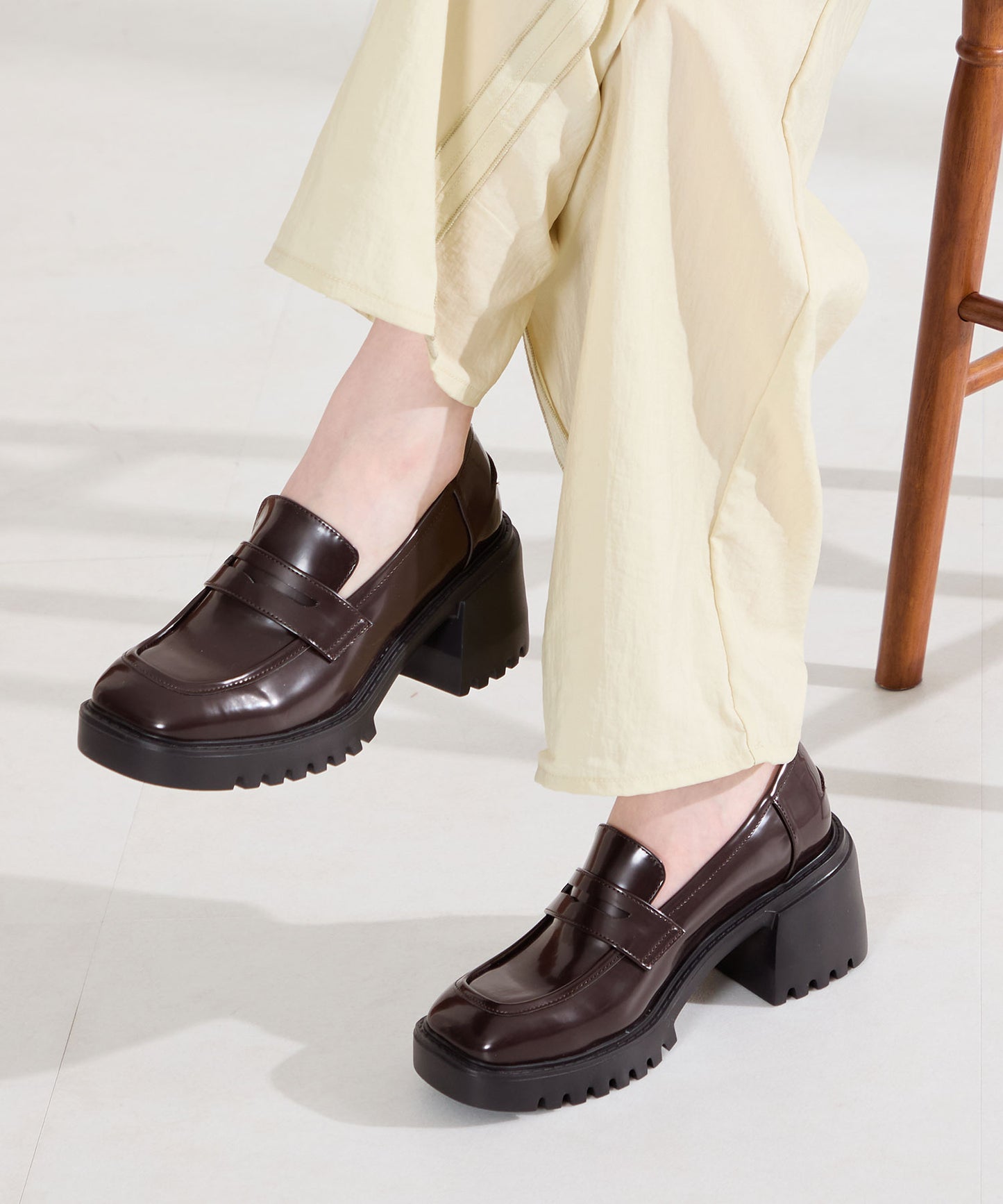 【WEB先行予約/2月中旬発売予定】厚底ヒールローファー/61106