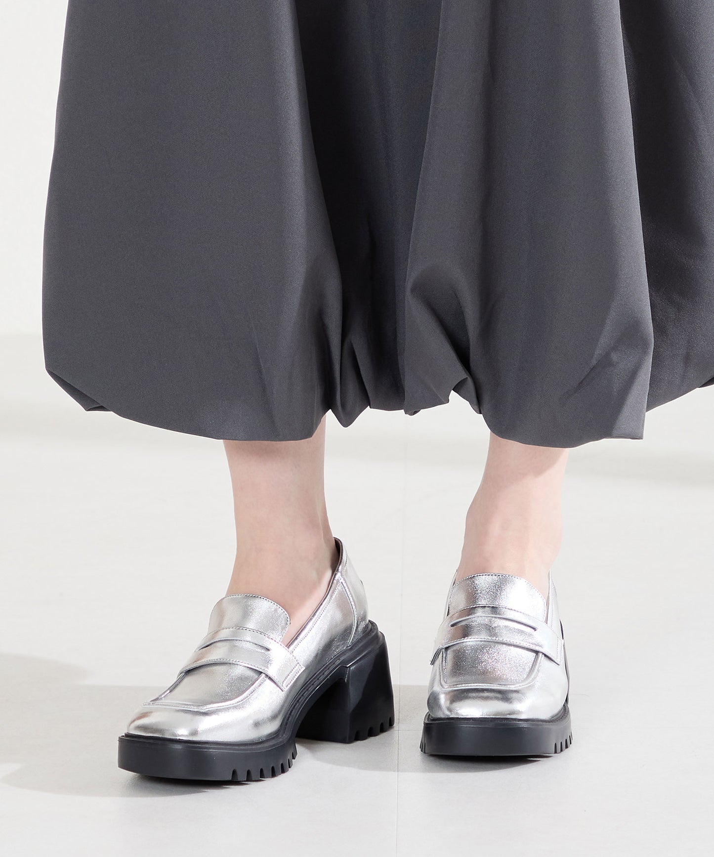 【WEB先行予約/2月中旬発売予定】厚底ヒールローファー/61106