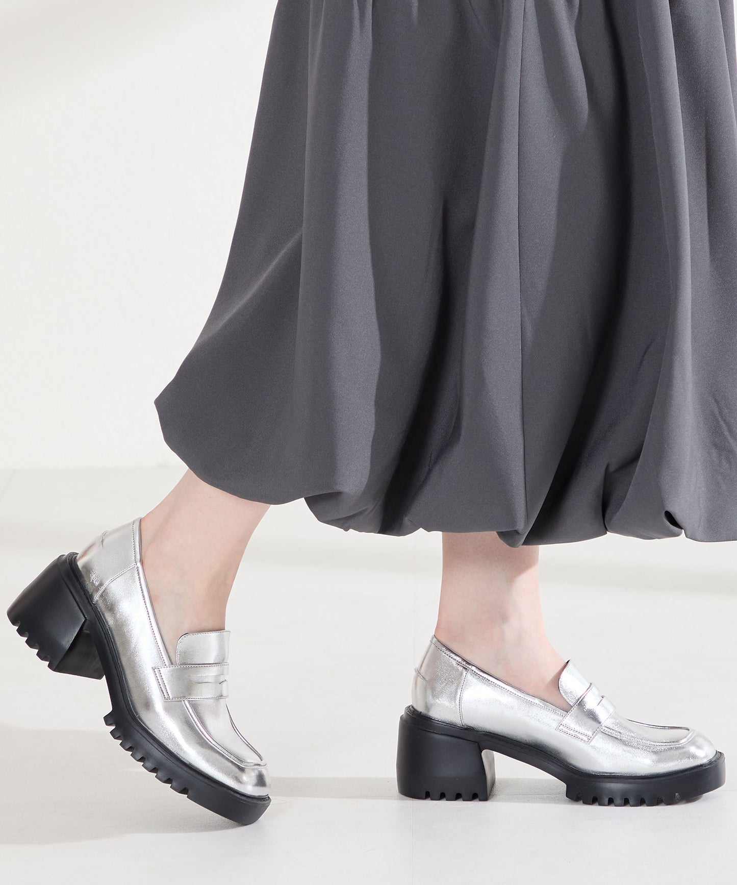 【WEB先行予約/2月中旬発売予定】厚底ヒールローファー/61106