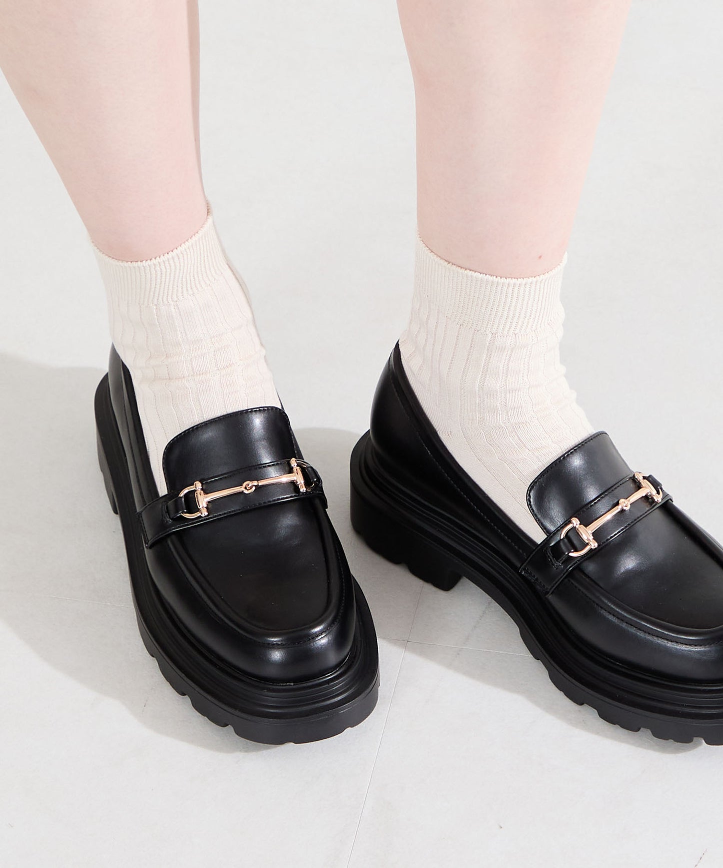 【WEB先行予約/2月中旬発売予定】ビットモチーフ厚底ローファー/61108