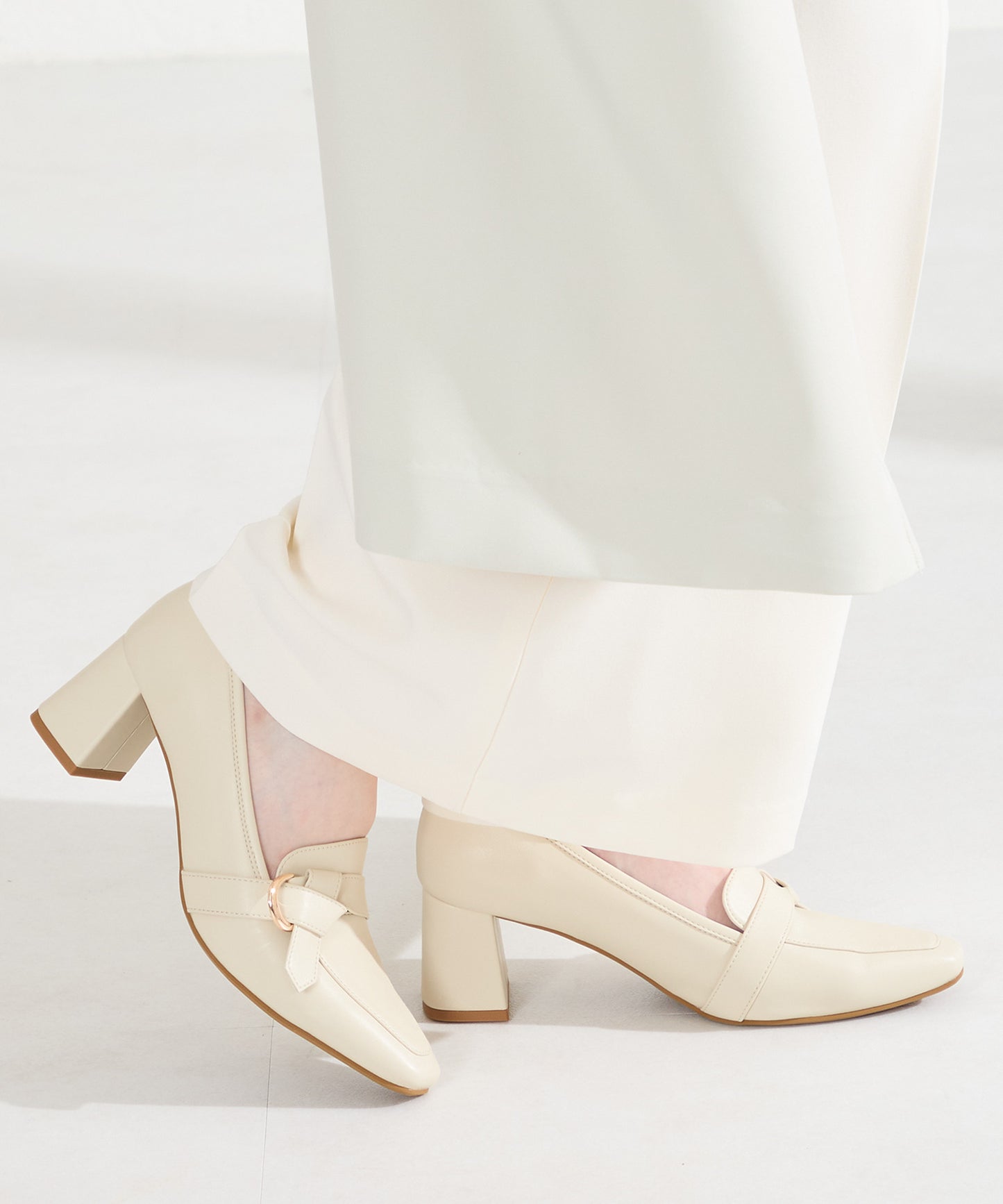 サイドベルトヒールローファー/61110