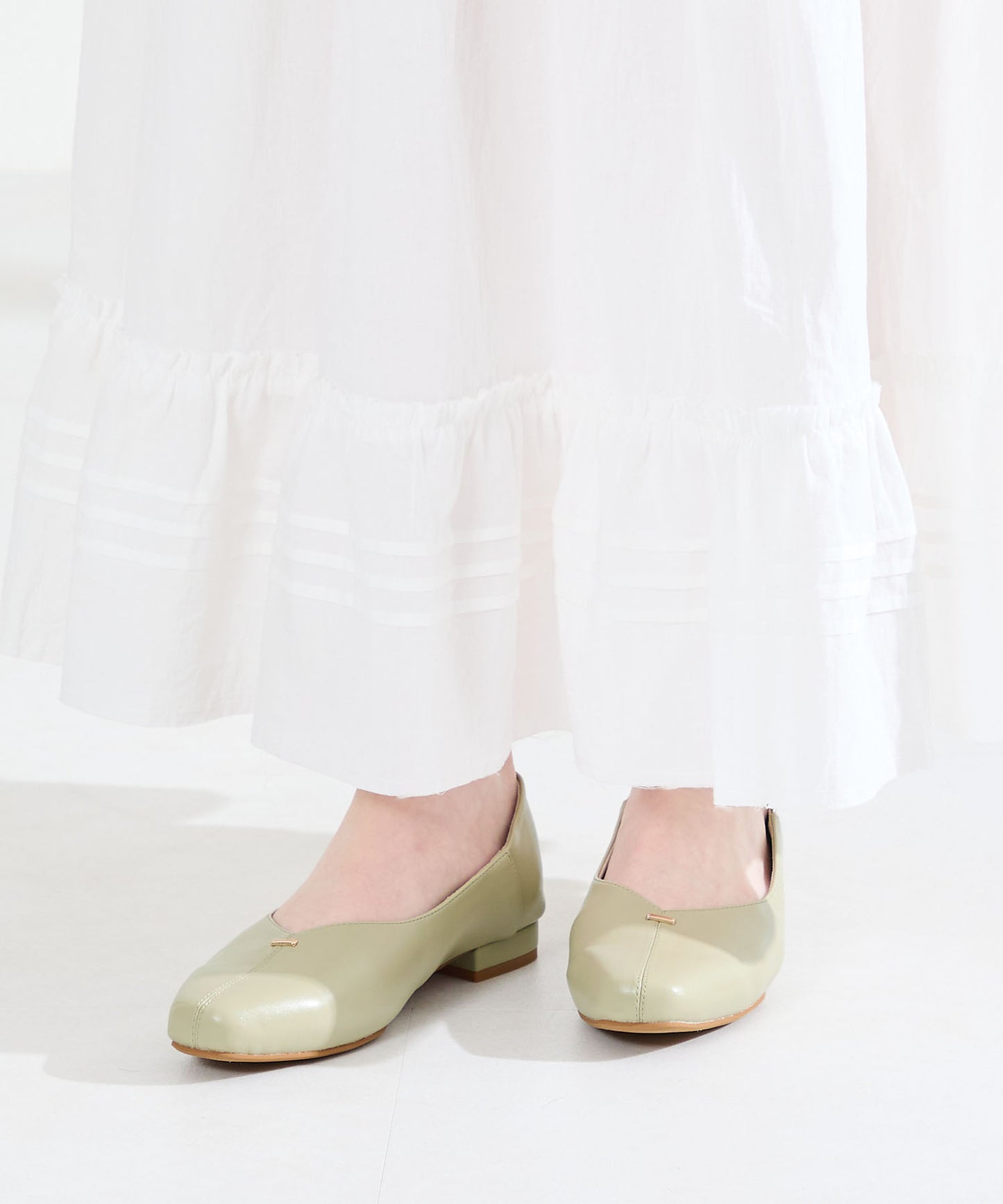 ゴールドパーツVカットバブーシュ/61112