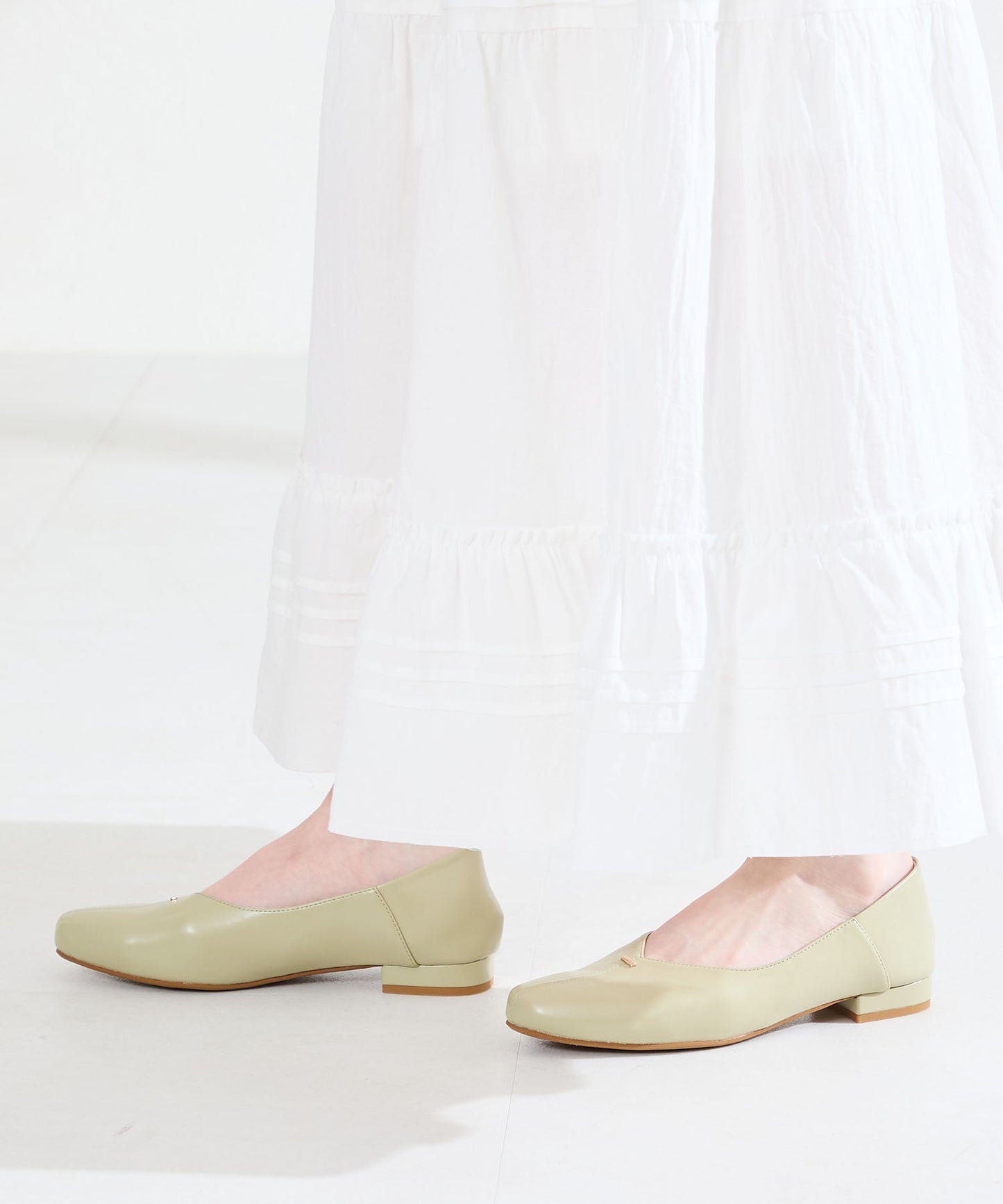 ゴールドパーツVカットバブーシュ/61112