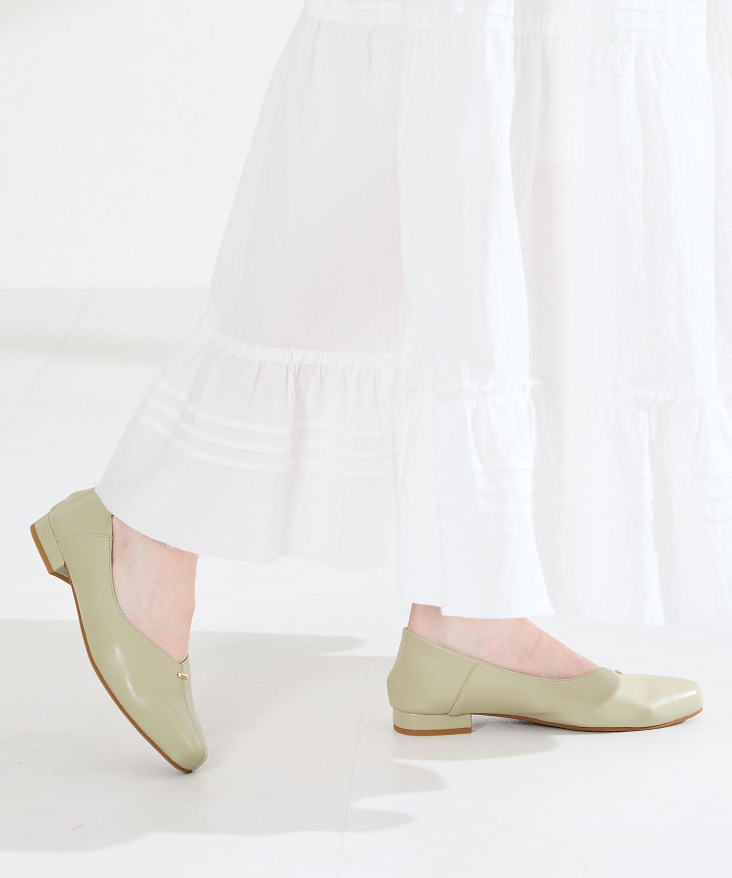 ゴールドパーツVカットバブーシュ/61112