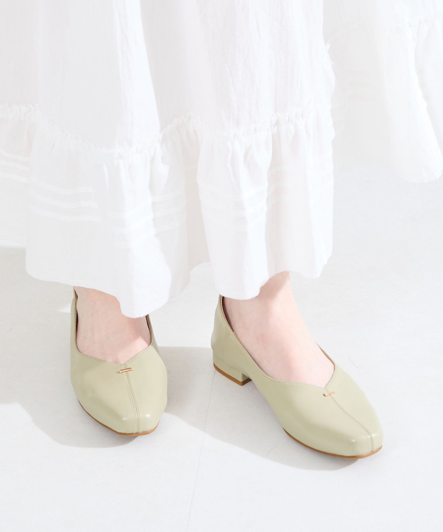 ゴールドパーツVカットバブーシュ/61112