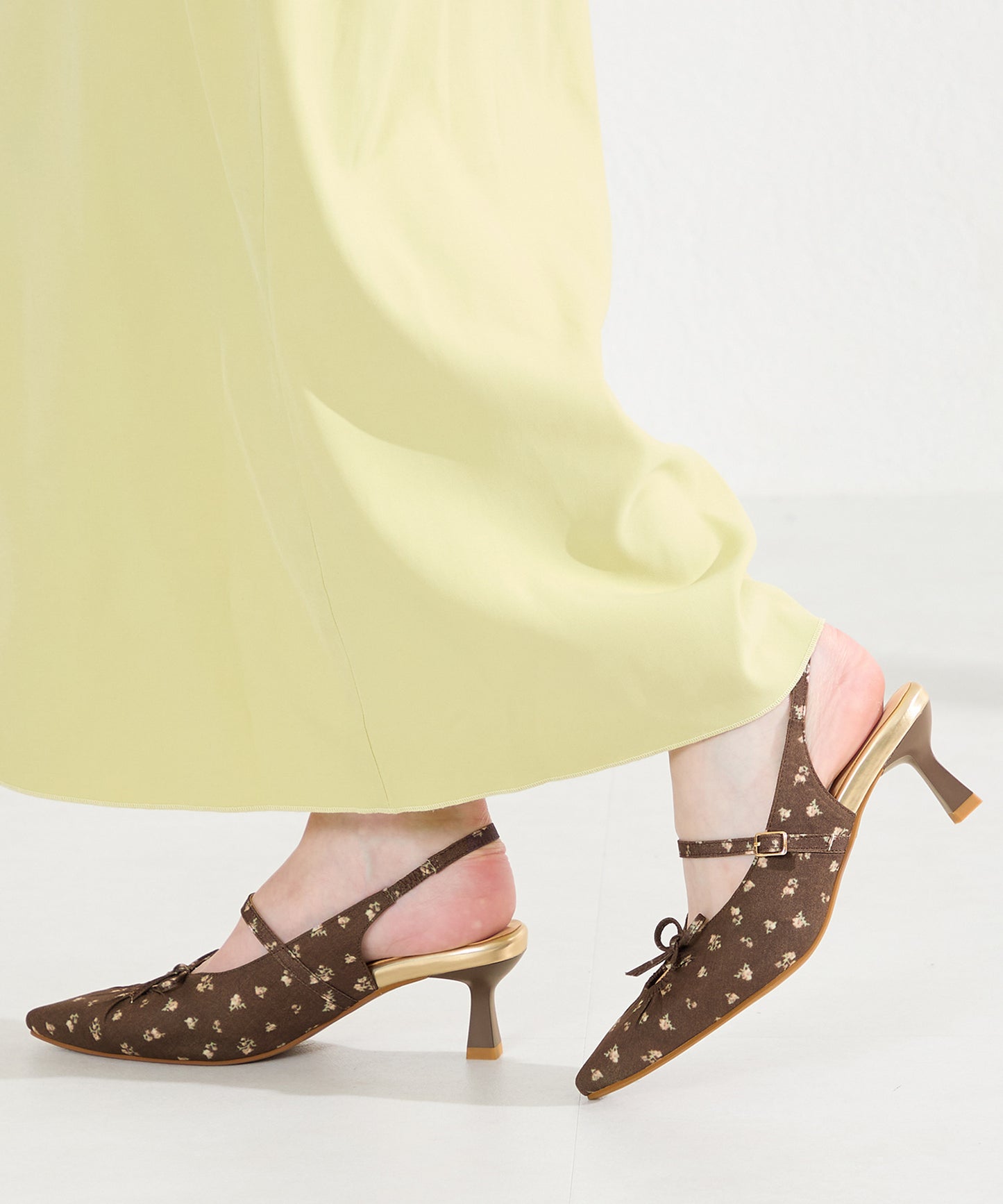 カットデザインストラップパンプス/61114