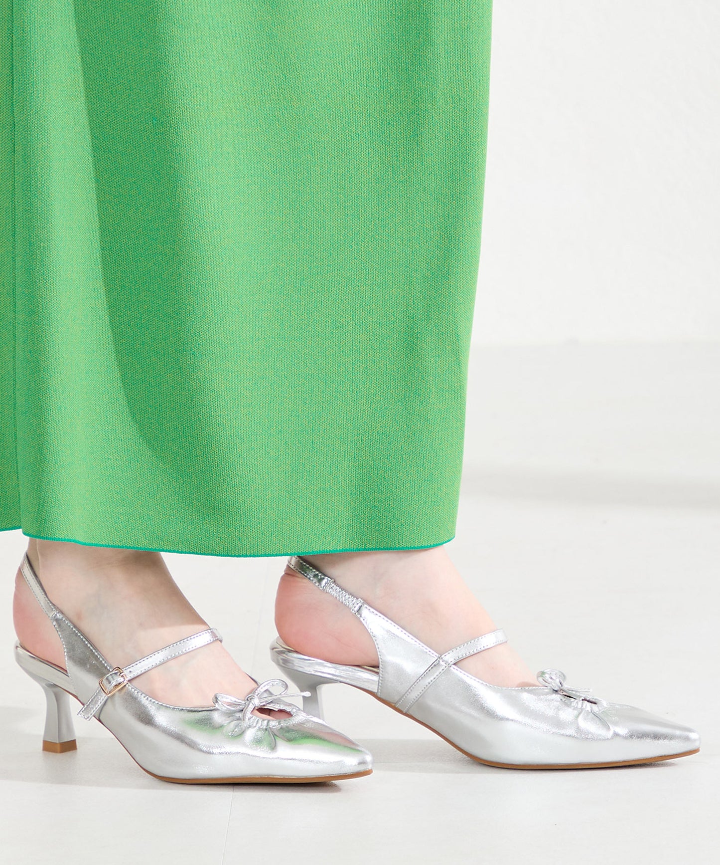 カットデザインストラップパンプス/61114