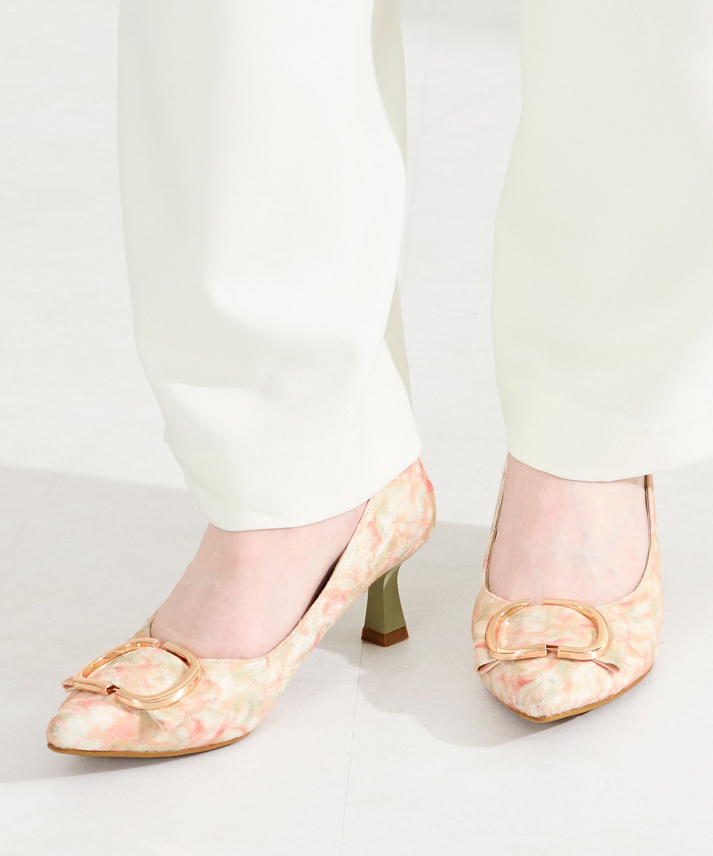 変形リボンモチーフヒールパンプス/61117